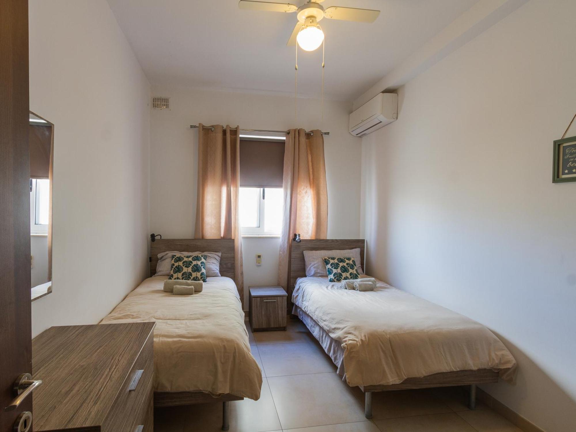 Modern & Central 2 Bedroom & 2 Bathrooms Apartment Msida Exterior photo
